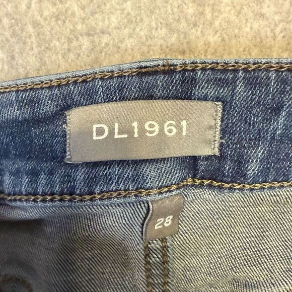 DL1961 Women's Size 28 Medium Wash Skinny Ankle Length Jeans Stretch - Picture 2 of 9